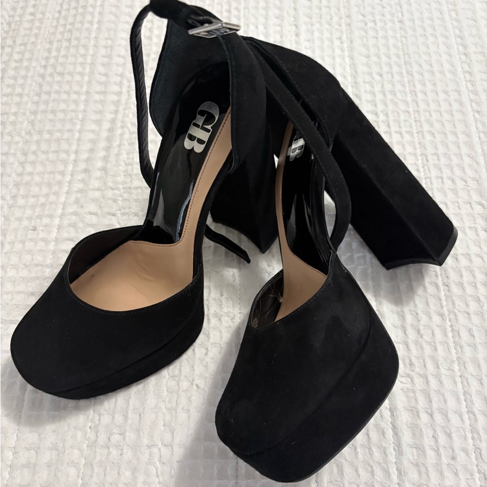 Gianni Bini Black Platform Heels